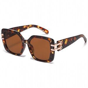 Elegant Tortoise Shell Sunglasses